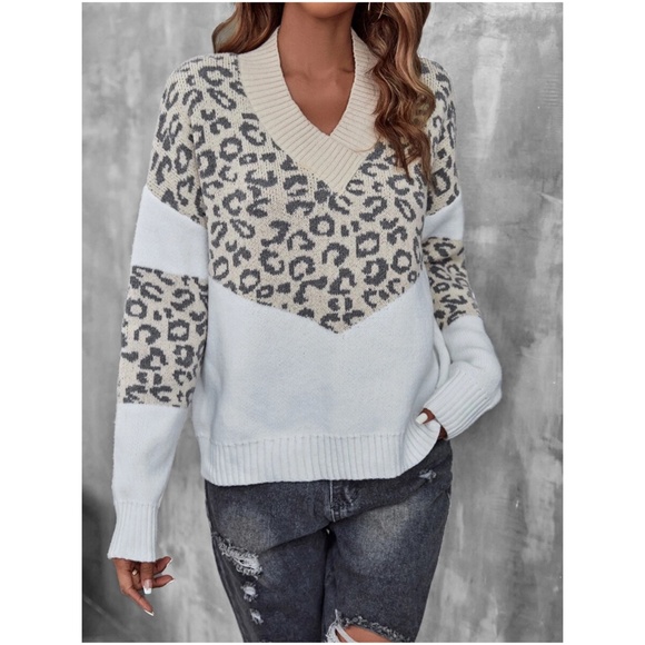 Cozy Leopard Print Oversized Sweater Top - Picture 3 of 5